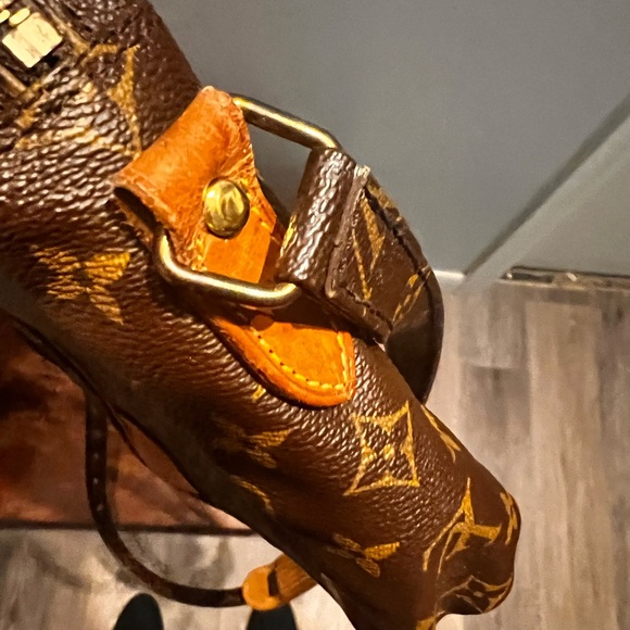Louis Vuitton Brown Monogram Vintage Crossbody Bag - Picture 14 of 16